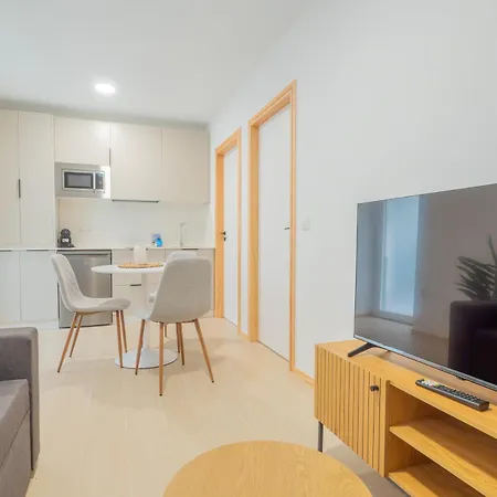 Ybh Lara Apartment *